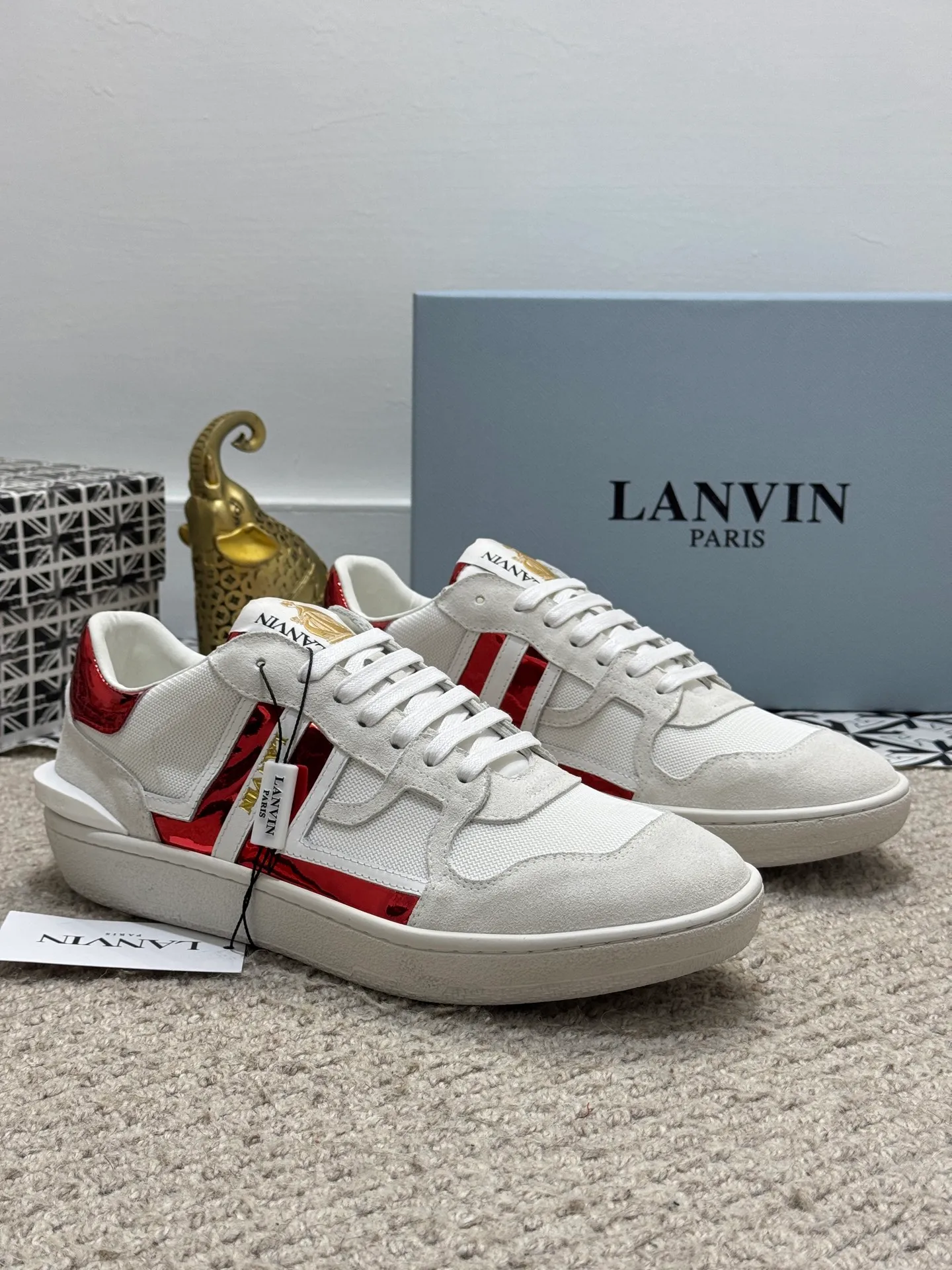 Men's men's shoes 💰520 [New style] 🦈🦈lanvin #LANVIN spring and summer series new colors ❤️‍🔥The latest lace-up fashionable casual Forrest Gump running shoes~bumpr high-quality couple 👫 series!! The latest trendy products of the season. Many bloggers have planted grass and purchased the original molds for customization. The uppers are nubuck leather. They are very versatile, fashionable and casual, and are comfortable to wear on the feet. Recommended! The original molds have clear logo rubber bottoms, which are non-slip and wear-resistant. Size: Female 36~40 Male 38-44 (45 customized